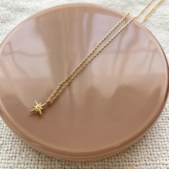 Fashion Jewelry Jewelry - Dainty Gold Tone Necklace W/ Mini Starburst Pendant Casual Everyday Retro Modern